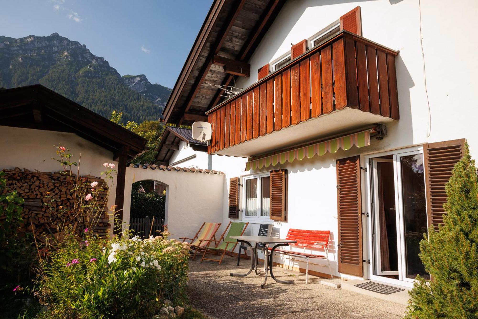 Haus Mit Wunderschoenem Ausblick Und Garten Garmisch-Partenkirchen Buitenkant foto